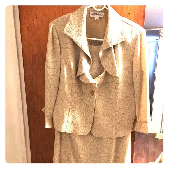 Sleeveless dress with jacket - Picture 1 of 2